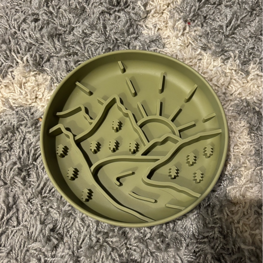 Dog slow feeder bowl (green)